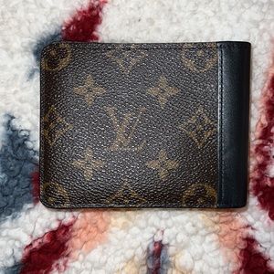 Mens Louis Vuitton wallet